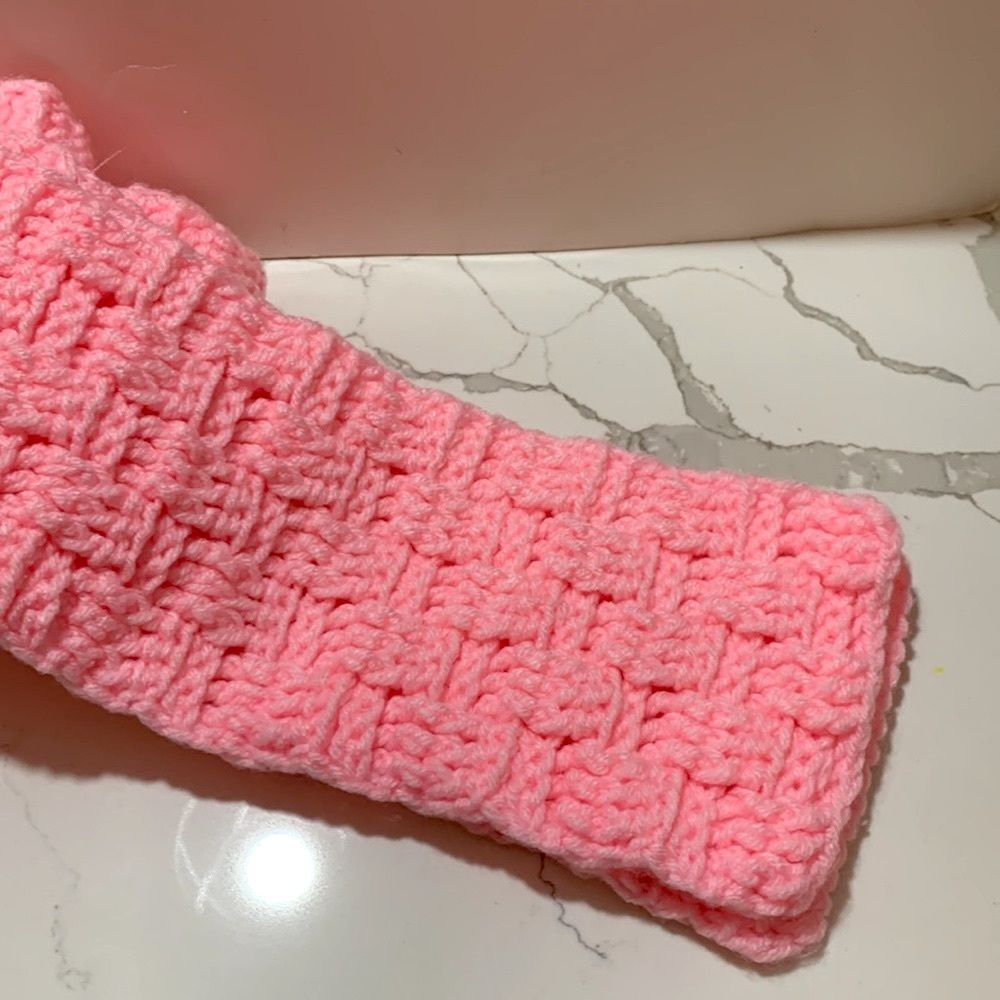 Handmade Women’s Girls Hand Knit Thick Pink Winter Scarf - Picture 3 of 5